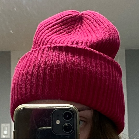 A&F winter toque - Picture 2 of 3